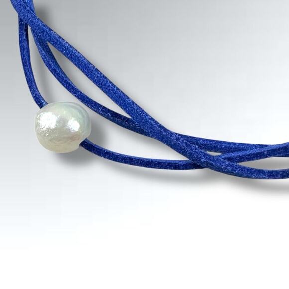 Free People Coquette Pearl & Bow Grapejuice Blues Choker Necklace in Blue NWT - Picture 7 of 15